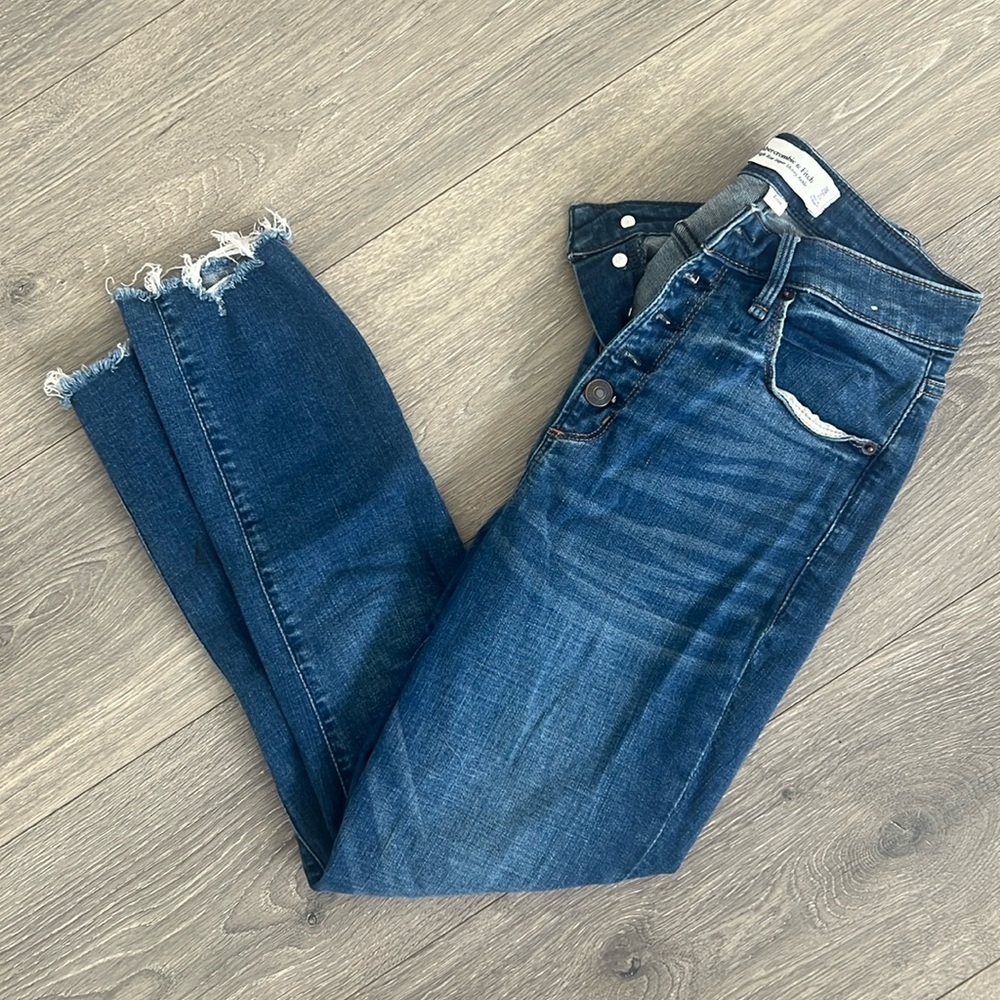 Abercrombie & Fitch Curve Love High Rise Super Skinny Ankle - Size 26 Regular